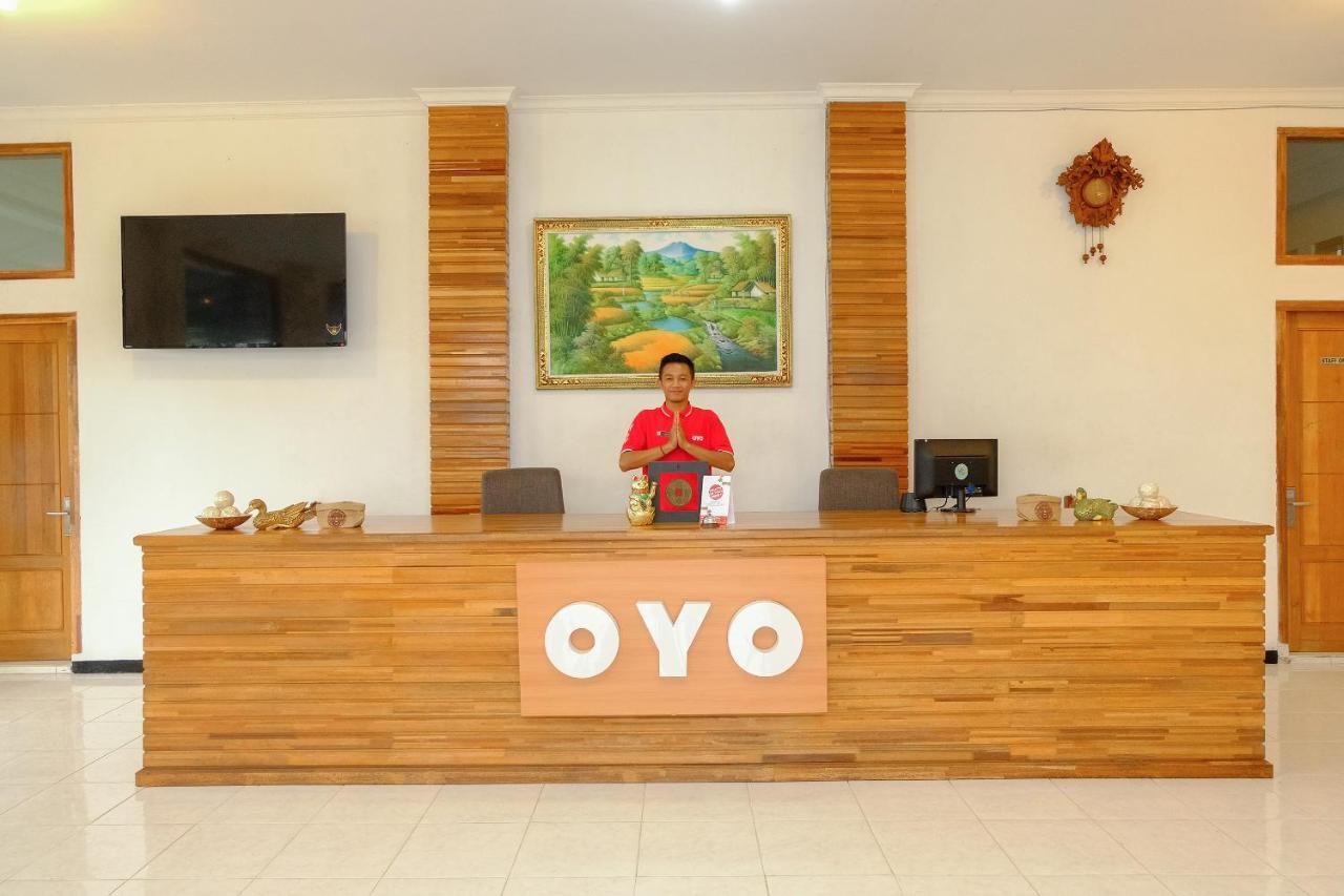 Oyo 446 Hotel Kawi Surapatha Malang Exterior foto