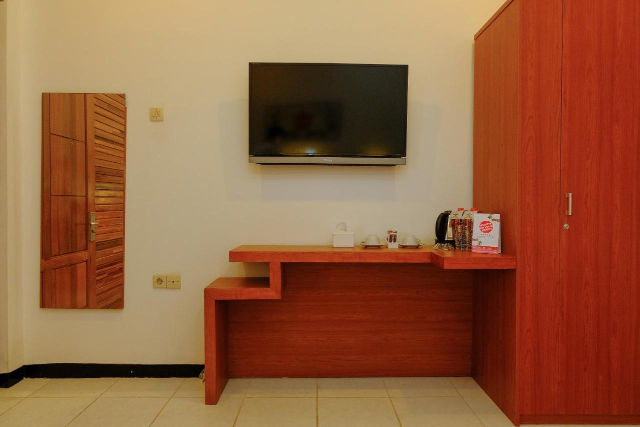 Oyo 446 Hotel Kawi Surapatha Malang Exterior foto